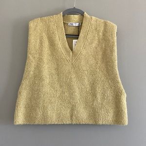Cropped sweater vest